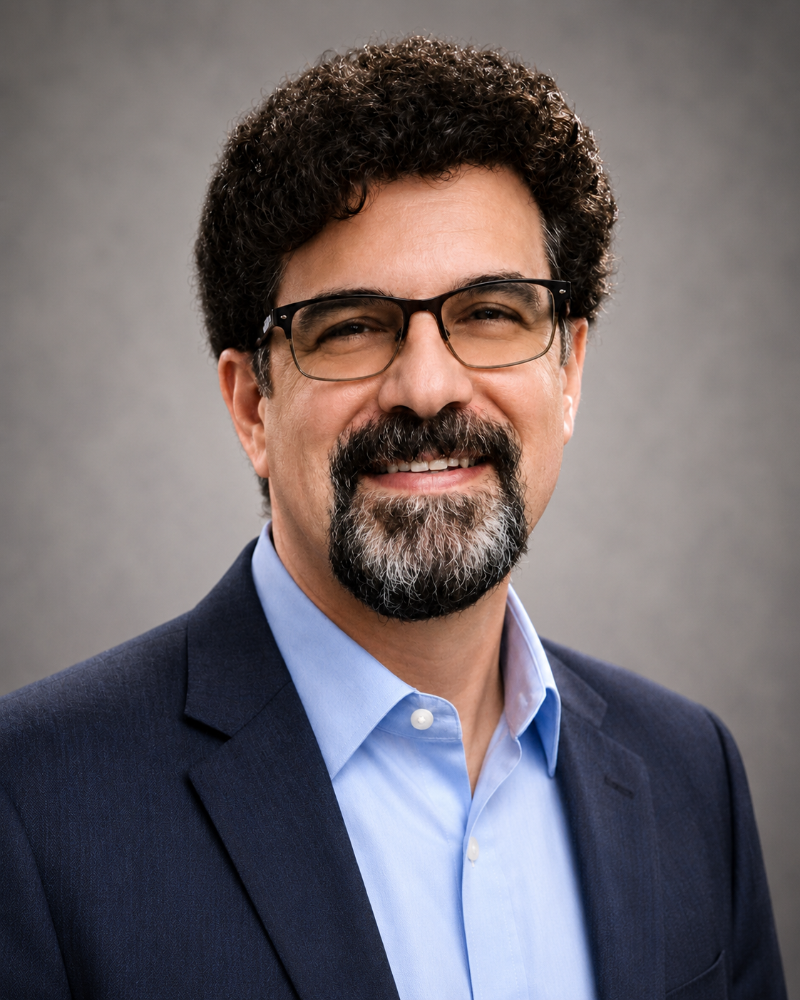 Danny Rodríguez, agente de seguros de Medicare con licencia en Lehigh Partners Senior Benefits